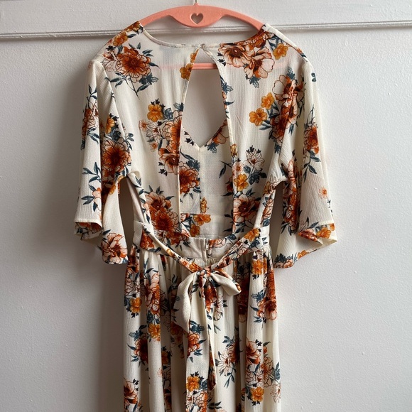 Floral Romper with Trail - Picture 5 of 7